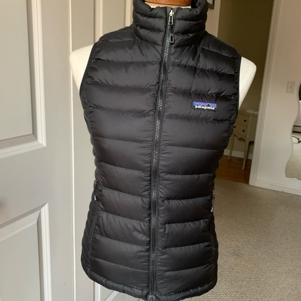 Patagonia women’s down sweater vest